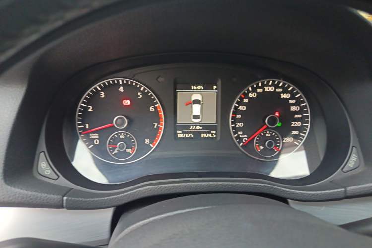 Used Volkswagen Passat 2015 1.8TSI DSG Prestige Edition Instrument Cluster
