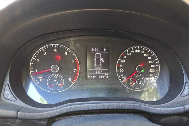 Used Volkswagen Passat 2015 1.8TSI DSG Prestige Edition Instrument Cluster