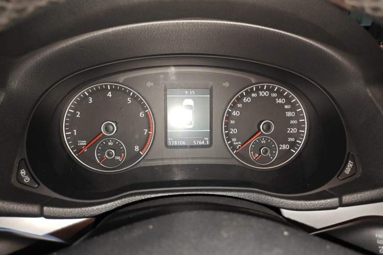Used Volkswagen Passat 2015 1.8TSI DSG Prestige Edition Instrument Cluster
