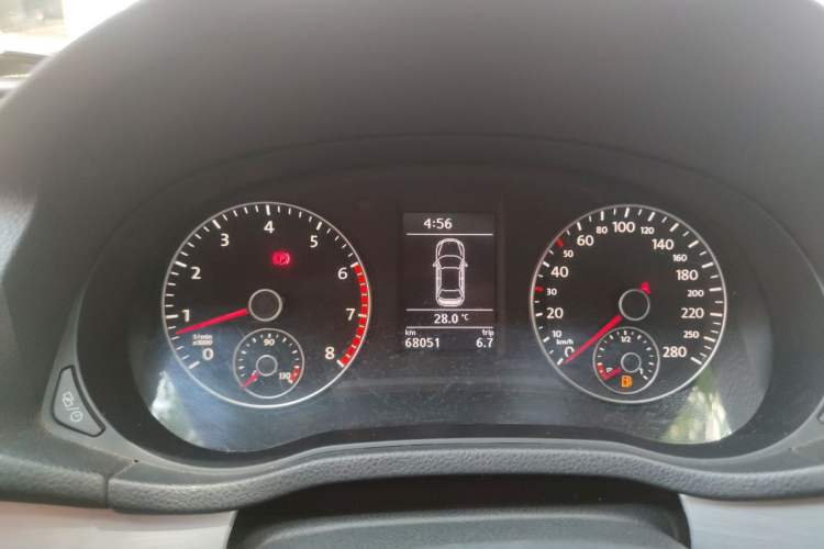 Used Volkswagen Passat 2015 1.4TSI Manual Luxury Edition Instrument Cluster