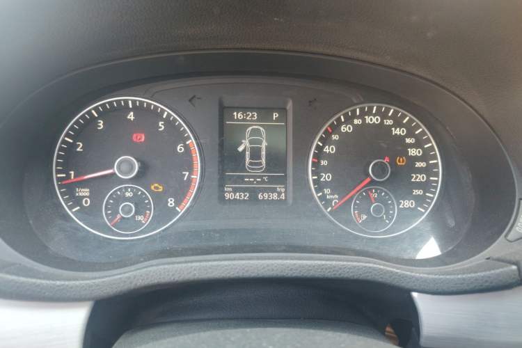 Used Volkswagen Passat 2015 1.8TSI DSG Prestige Edition Instrument Cluster