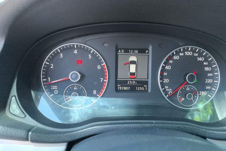 Used Volkswagen Passat 2015 1.8TSI DSG Prestige Edition Instrument Cluster