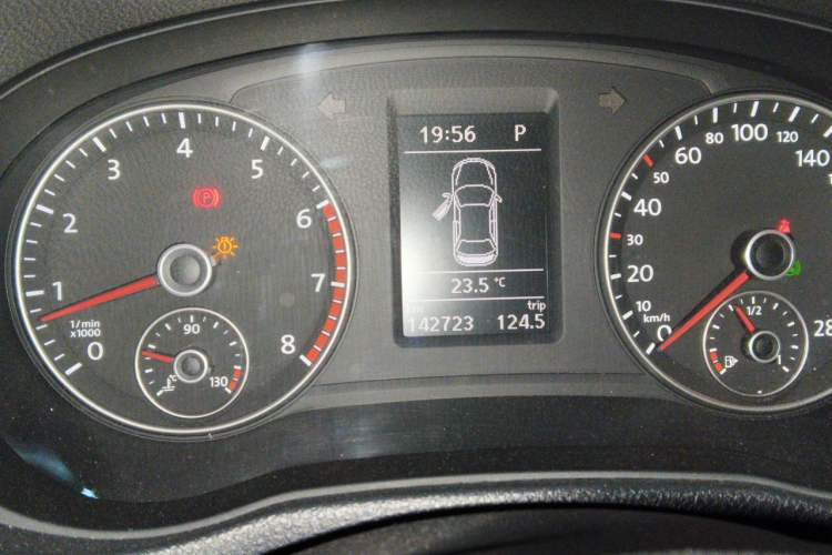 Used Volkswagen Passat 2015 1.8TSI DSG Prestige Edition Instrument Cluster