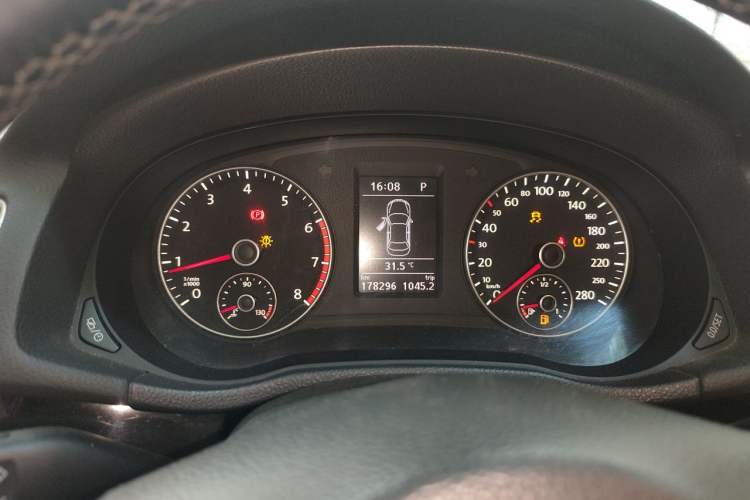 Used Volkswagen Passat 2015 1.8TSI DSG Prestige Edition Instrument Cluster