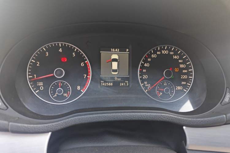 Used Volkswagen Passat 2015 1.8TSI DSG Prestige Edition Instrument Cluster