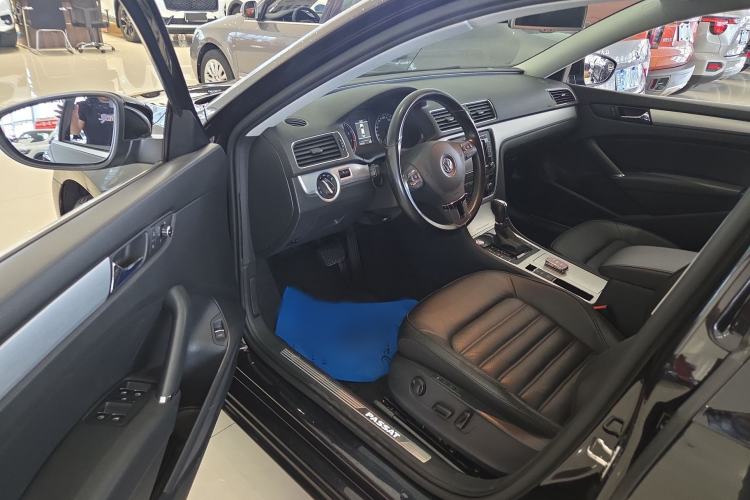 Used Volkswagen Passat 2015 1.8TSI DSG Prestige Edition Interior 1