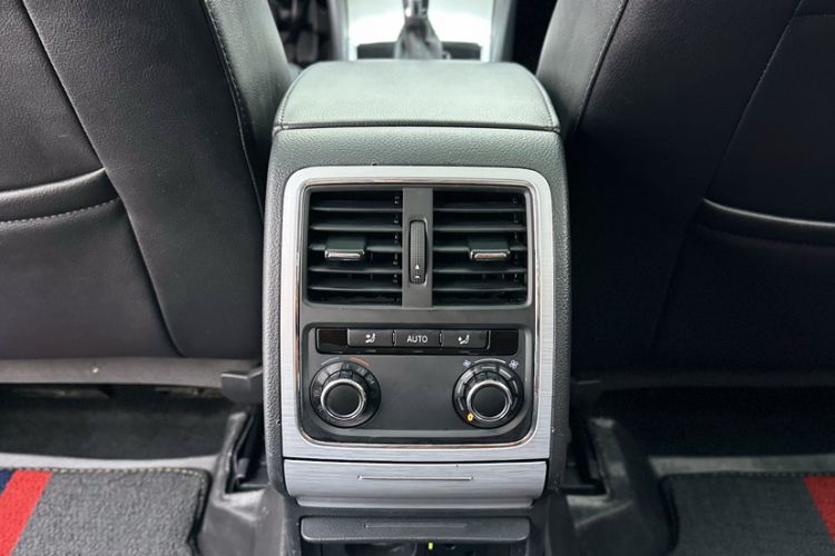 Used Volkswagen Passat 2015 1.8TSI DSG Prestige Edition Interior 1