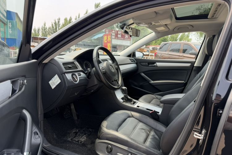 Used Volkswagen Passat 2015 1.8TSI DSG Prestige Edition Interior 2