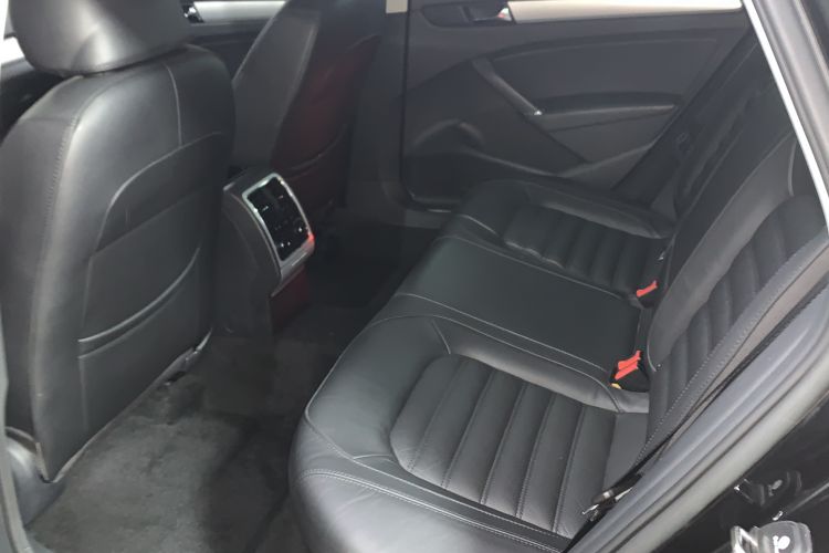 Used Volkswagen Passat 2015 1.8TSI DSG Prestige Edition Interior 2