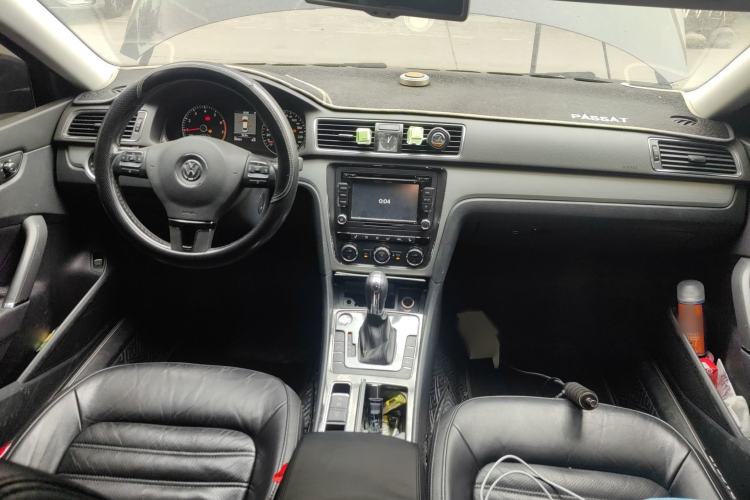 Used Volkswagen Passat 2015 1.8TSI DSG Prestige Edition Interior 2