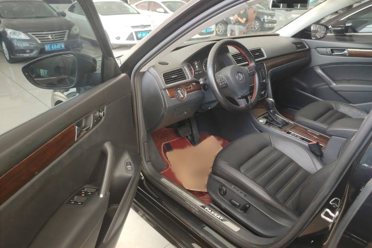 Used Volkswagen Passat 2015 1.8TSI DSG Prestige Edition Interior 2