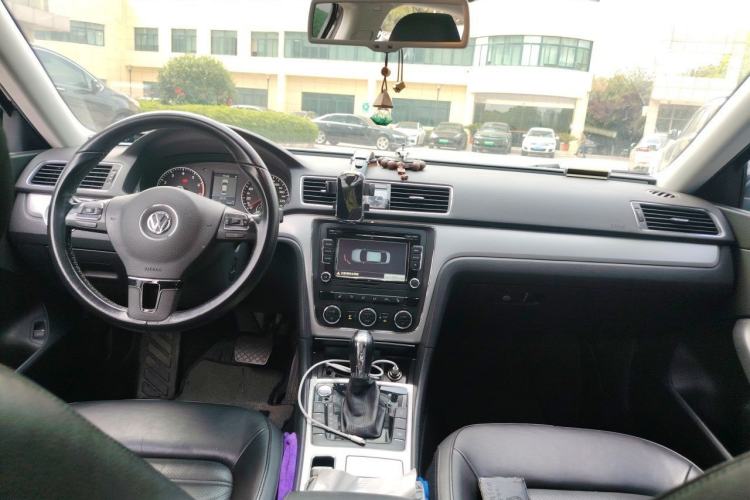 Used Volkswagen Passat 2015 1.8TSI DSG Prestige Edition Interior 2