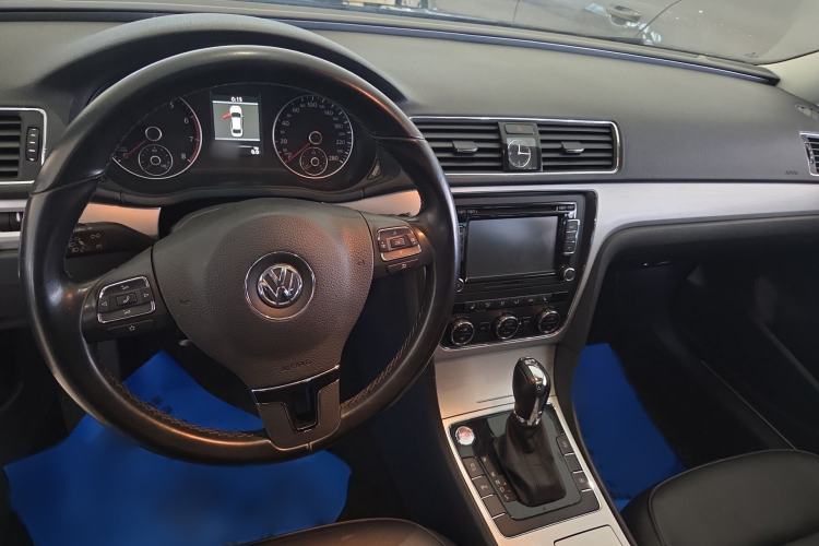 Used Volkswagen Passat 2015 1.8TSI DSG Prestige Edition Interior 3