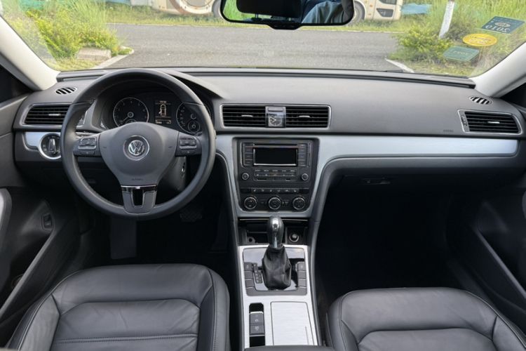 Used Volkswagen Passat 2015 1.8TSI DSG Prestige Edition Interior 3