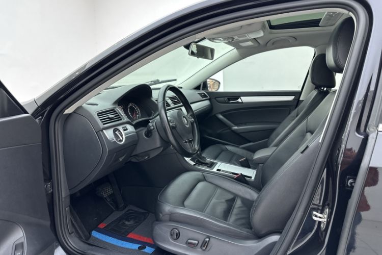 Used Volkswagen Passat 2015 1.8TSI DSG Prestige Edition Interior 3