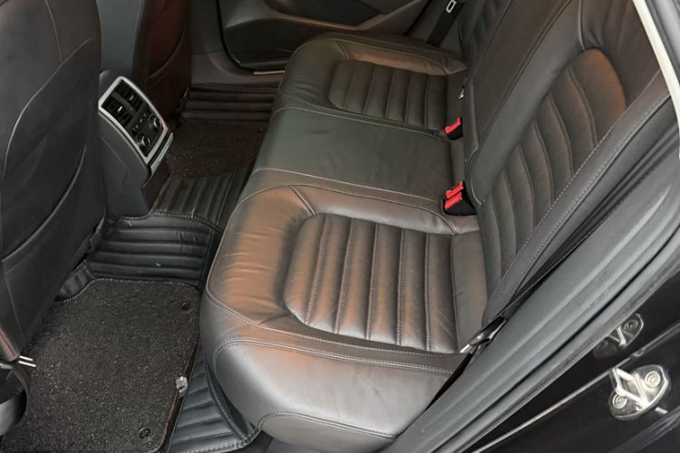 Used Volkswagen Passat 2015 1.8TSI DSG Prestige Edition Interior 3