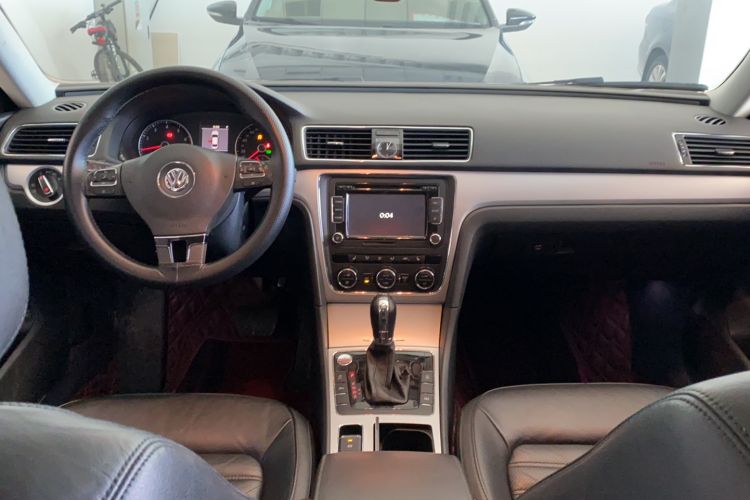 Used Volkswagen Passat 2015 1.8TSI DSG Prestige Edition Interior 3