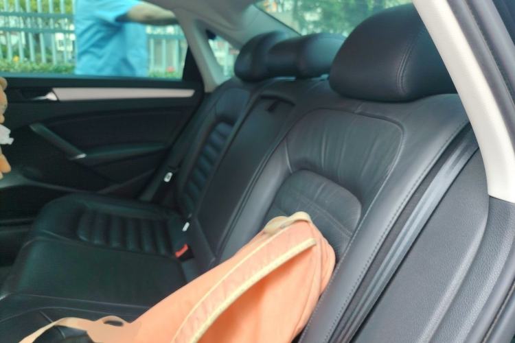 Used Volkswagen Passat 2015 1.8TSI DSG Prestige Edition Interior 4