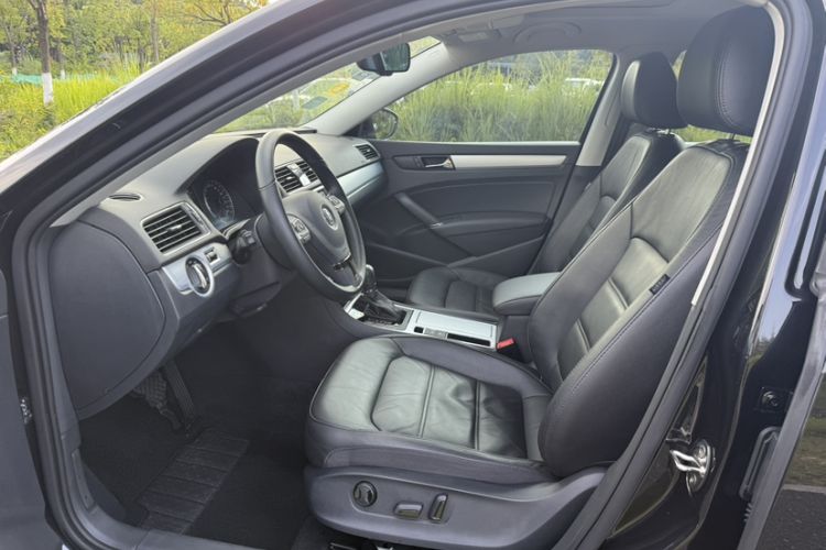 Used Volkswagen Passat 2015 1.8TSI DSG Prestige Edition Interior 5
