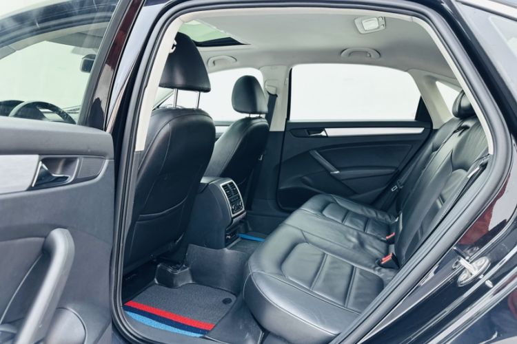 Used Volkswagen Passat 2015 1.8TSI DSG Prestige Edition Interior 5