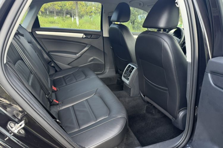 Used Volkswagen Passat 2015 1.8TSI DSG Prestige Edition Interior 8