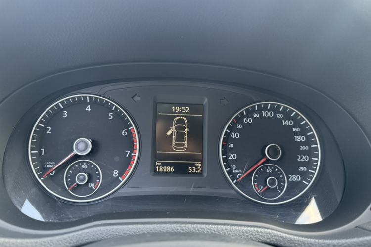Used Volkswagen Passat 2015 1.8TSI DSG Prestige Edition Interior 9