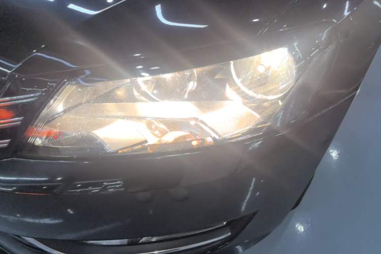 Used Volkswagen Passat 2015 1.8TSI DSG Prestige Edition Left Front Headlight