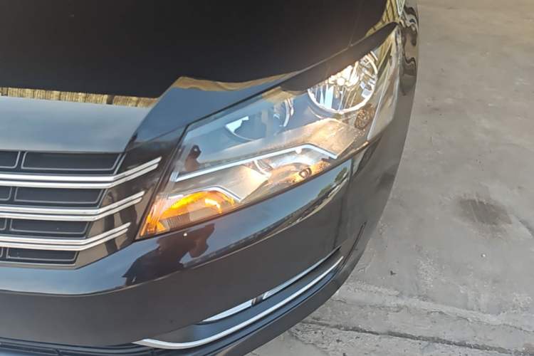 Used Volkswagen Passat 2015 1.8TSI DSG Prestige Edition Left Front Headlight