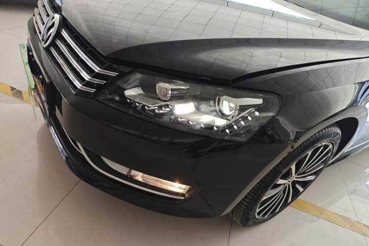 Used Volkswagen Passat 2015 1.8TSI DSG Prestige Edition Left Front Headlight