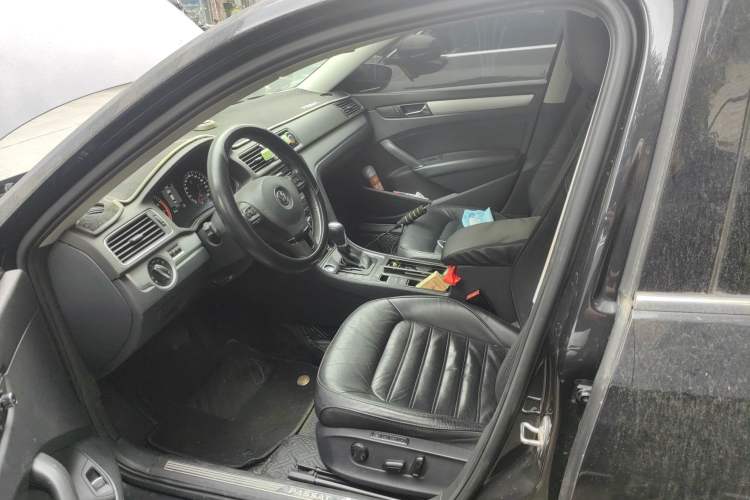 Used Volkswagen Passat 2015 1.8TSI DSG Prestige Edition Left Front Seat