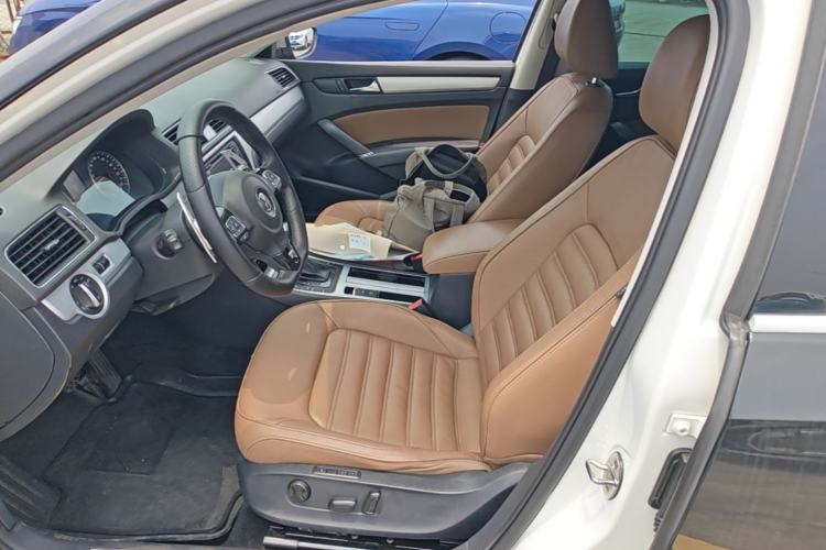 Used Volkswagen Passat 2015 2.0 TSI DSG Prestige Edition Left Front Seat