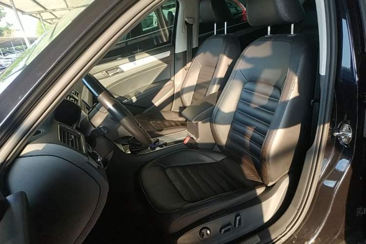 Used Volkswagen Passat 2015 1.8TSI DSG Prestige Edition Left Front Seat