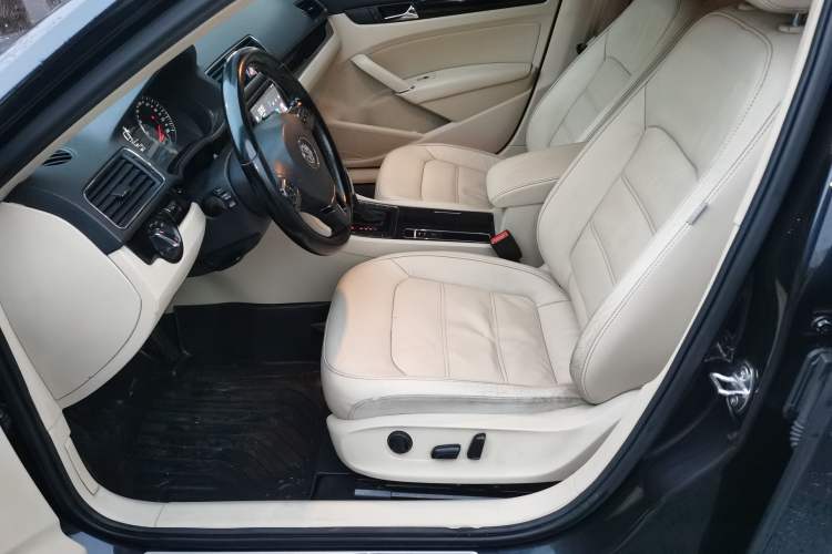 Used Volkswagen Passat 2015 1.8TSI DSG Prestige Edition Left Front Seat