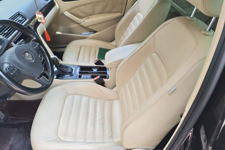 Used Volkswagen Passat 2015 2.0 TSI DSG Prestige Edition Left Front Seat