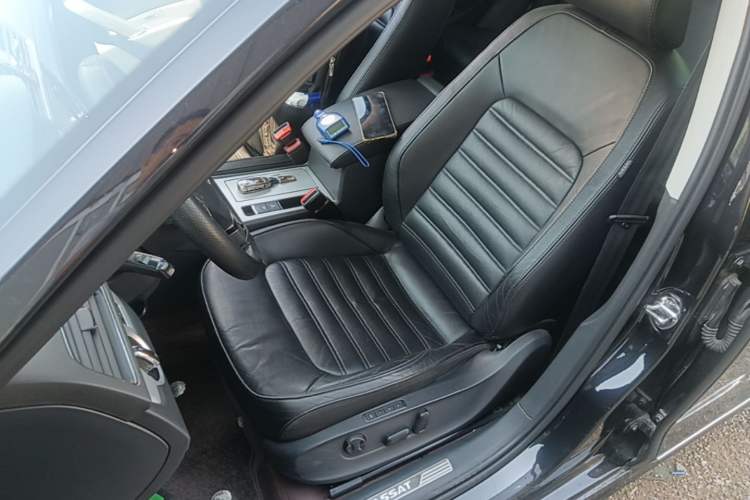 Used Volkswagen Passat 2015 1.8TSI DSG Prestige Edition Left Front Seat