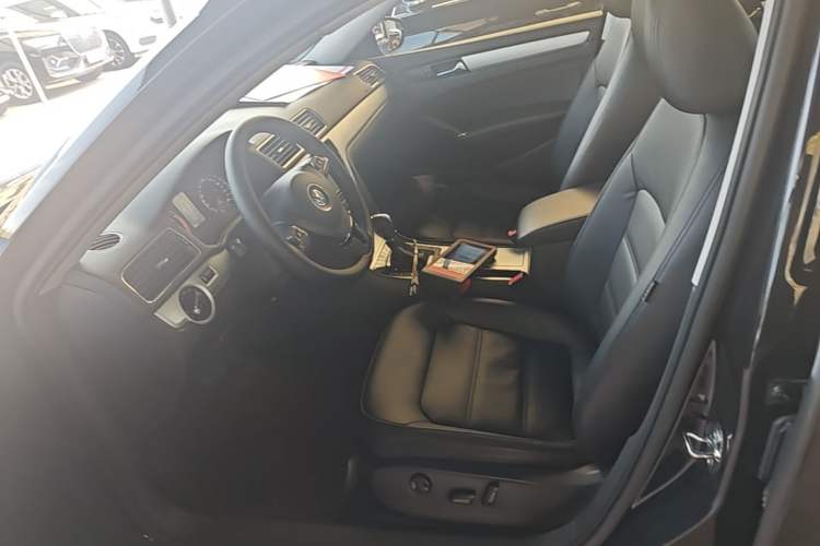 Used Volkswagen Passat 2015 1.8TSI DSG Prestige Edition Left Front Seat