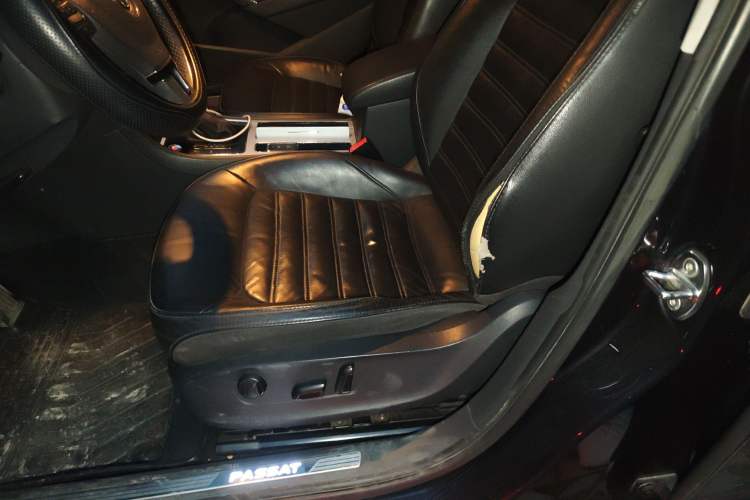 Used Volkswagen Passat 2015 1.8TSI DSG Prestige Edition Left Front Seat