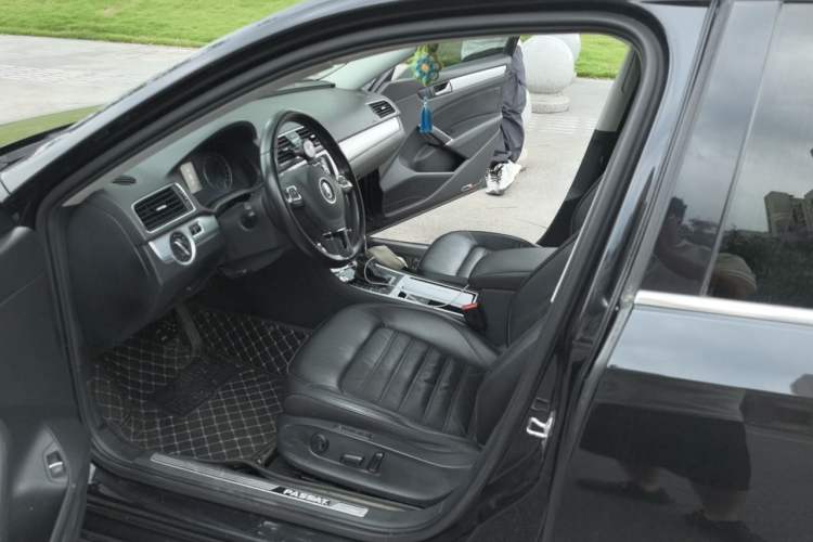 Used Volkswagen Passat 2015 1.8TSI DSG Prestige Edition Left Front Seat