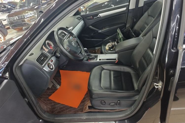Used Volkswagen Passat 2015 1.8TSI DSG Prestige Edition Left Front Seat