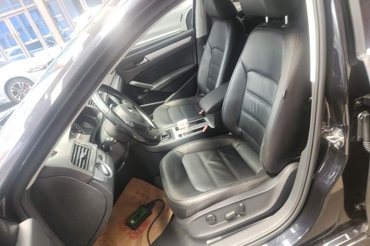 Used Volkswagen Passat 2015 1.8TSI DSG Prestige Edition Left Front Seat