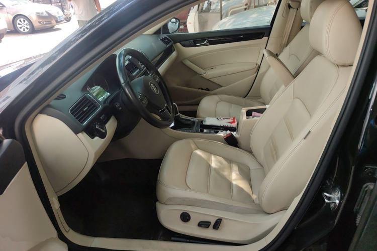 Used Volkswagen Passat 2015 1.8TSI DSG Prestige Edition Left Front Seat
