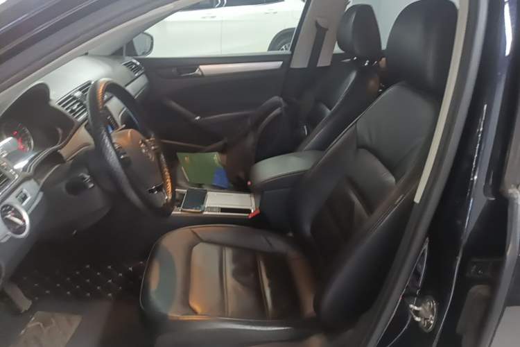 Used Volkswagen Passat 2015 1.8TSI DSG Prestige Edition Left Front Seat