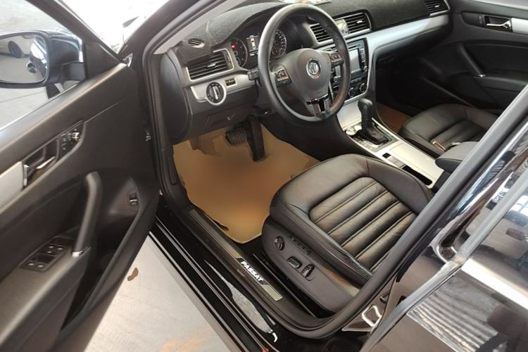 Used Volkswagen Passat 2015 1.8TSI DSG Prestige Edition Left Front Seat