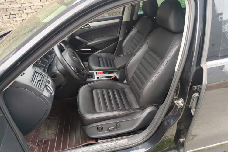 Used Volkswagen Passat 2015 1.8TSI DSG Prestige Edition Left Front Seat