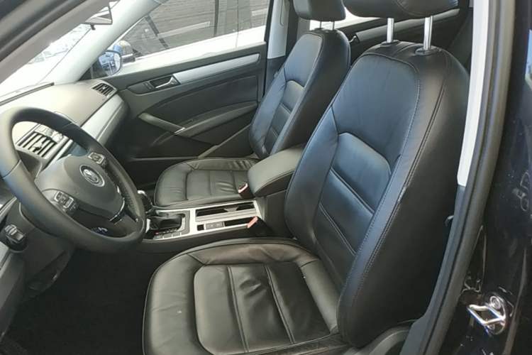 Used Volkswagen Passat 2015 1.8TSI DSG Prestige Edition Left Front Seat