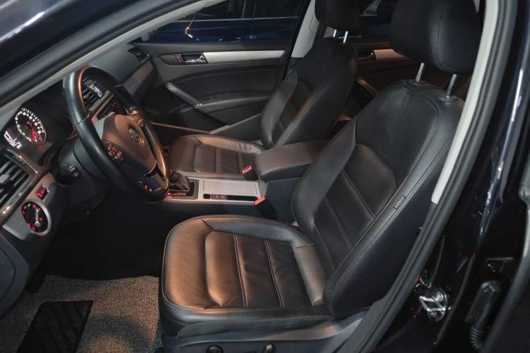 Used Volkswagen Passat 2015 1.8TSI DSG Prestige Edition Left Front Seat