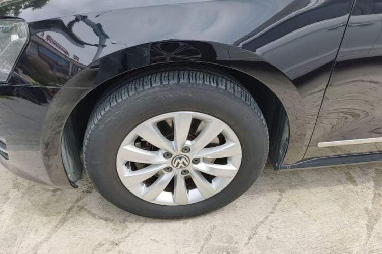 Used Volkswagen Passat 2015 1.8TSI DSG Prestige Edition Left Front Wheel Hub