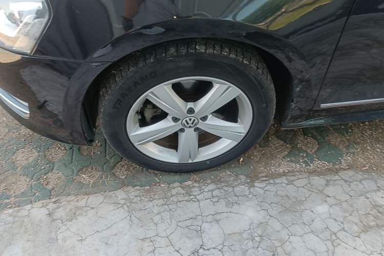 Used Volkswagen Passat 2015 1.8TSI DSG Prestige Edition Left Front Wheel Hub