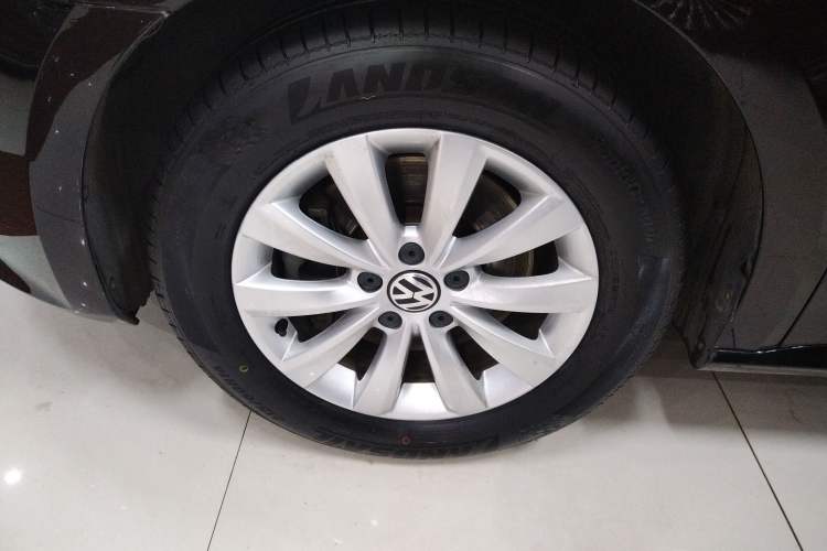 Used Volkswagen Passat 2015 1.8TSI DSG Prestige Edition Left Front Wheel Hub