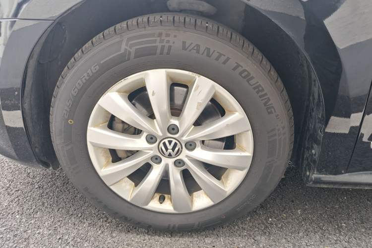 Used Volkswagen Passat 2015 1.8TSI DSG Prestige Edition Left Front Wheel Hub